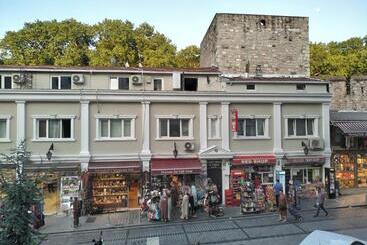 هتل اسرارآمیز Mister Istanbul Hotel & Spa
