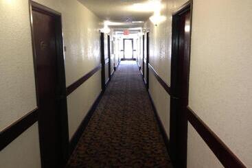 مُتل Brentwood Inn & Suites
