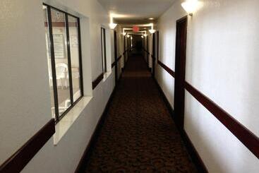 مُتل Brentwood Inn & Suites