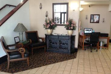 مُتل Brentwood Inn & Suites