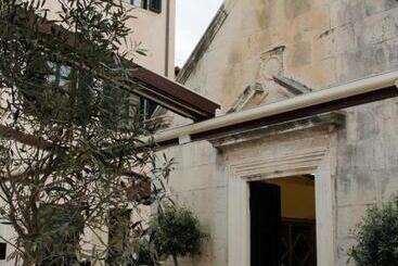 The Pucic Palace