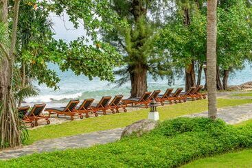 استراحتگاه Sentido Khao Lak