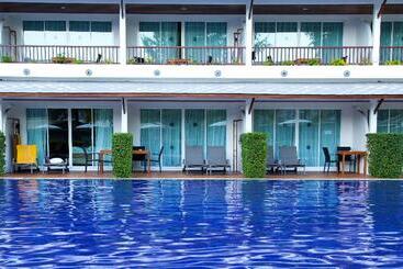 استراحتگاه Sentido Khao Lak