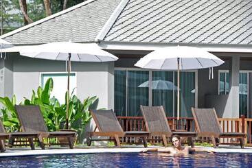 استراحتگاه Sentido Khao Lak