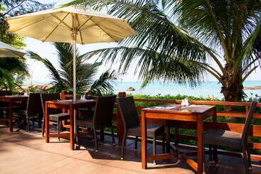 استراحتگاه Sentido Khao Lak