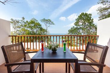 استراحتگاه Sentido Khao Lak