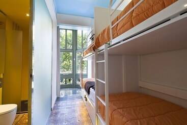 Urbany Hostel Bcn Go!