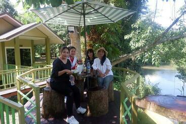 تختخواب و صبحانه Ho Kho Coffee And Cottages
