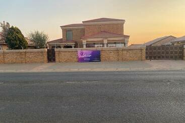تختخواب و صبحانه Nimza K Guesthouse