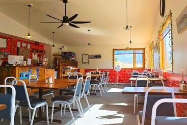 Cozy Corner Motel & Restaurant