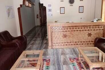 هتل Chitral Inn