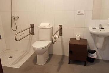 هتل Hostal San Cristobal   Pontedeume