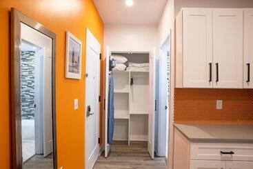 Peachtree Suites   Jersey City