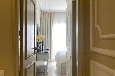 پانسیون Suites Gloria