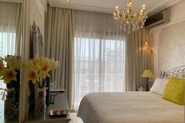 پانسیون Suites Gloria
