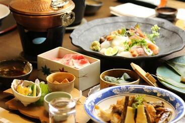 تختخواب و صبحانه Shorenkan Yoshinoya