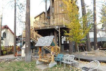 Castle Wood Theme Cottages  Couples Only