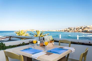 Cavo Seaside Suites