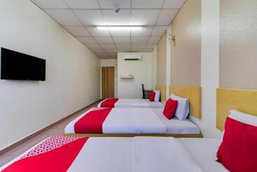 Cp Hotel