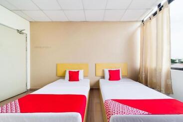 Cp Hotel
