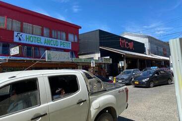 هتل Ancud Petit Hostal