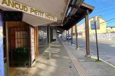 هتل Ancud Petit Hostal