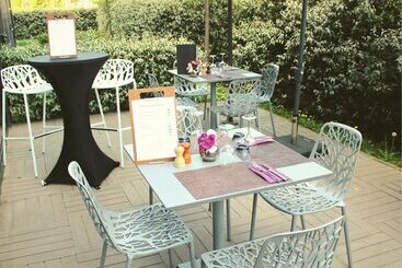 هتل Best Western Plus Paris Velizy