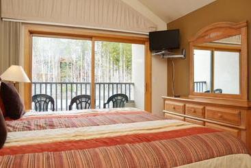 هتل Chimney Ridge Townhomes by Ski Village Resorts