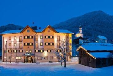 هتل Resl Resort