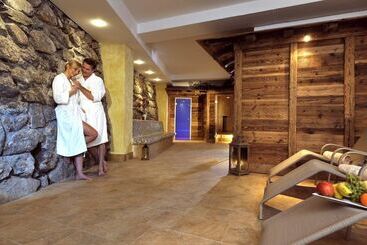 هتل Resl Resort