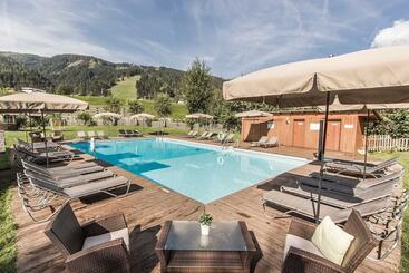 هتل Resl Resort