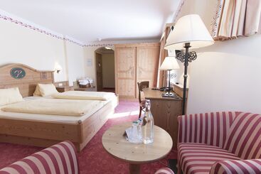 هتل Resl Resort