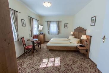 هتل Resl Resort