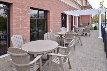 هتل Hampton Inn & Suites Ann Arbor West