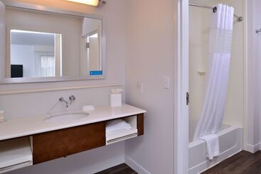 هتل Hampton Inn & Suites Ann Arbor West