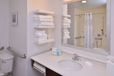 هتل Hampton Inn & Suites Ann Arbor West