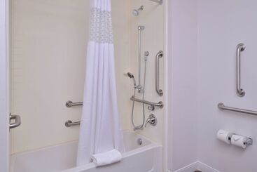 هتل Hampton Inn & Suites Ann Arbor West