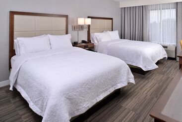 هتل Hampton Inn & Suites Ann Arbor West