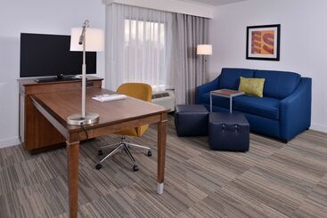 هتل Hampton Inn & Suites Ann Arbor West