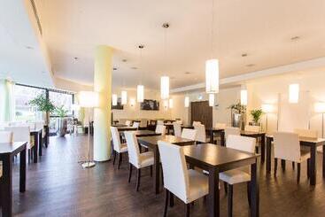 هتل Holiday Inn Express Neunkirchen, An Ihg