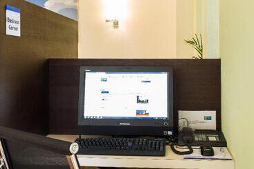 هتل Holiday Inn Express Neunkirchen, An Ihg