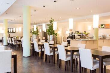 هتل Holiday Inn Express Neunkirchen, An Ihg