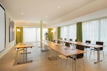 هتل Holiday Inn Express Neunkirchen, An Ihg
