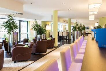 هتل Holiday Inn Express Neunkirchen, An Ihg