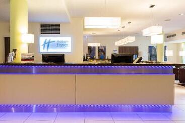 هتل Holiday Inn Express Neunkirchen, An Ihg