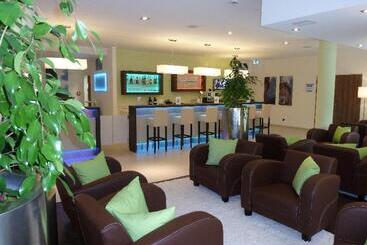 هتل Holiday Inn Express Neunkirchen, An Ihg