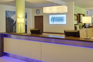 هتل Holiday Inn Express Neunkirchen, An Ihg
