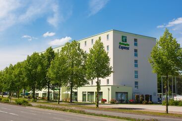 هتل Holiday Inn Express Neunkirchen, An Ihg