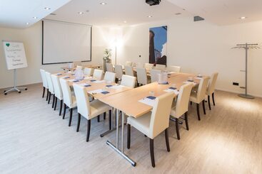 هتل Holiday Inn Express Neunkirchen, An Ihg