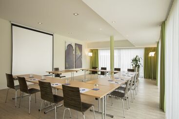 هتل Holiday Inn Express Neunkirchen, An Ihg